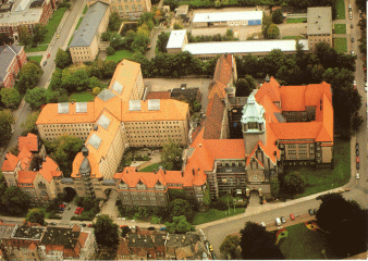 Luftaufnahme des ehemaligen Justizkomplexes, 1995, Foto-Flug Seidel & Kruse, Weinböhla Luftaufnahme des ehemaligen Justizkomplexes, 1995, Foto-Flug Seidel & Kruse, Weinböhla