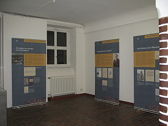 Blick auf die Wanderausstellung NS-&bdquo;Euthanasie&ldquo; vor Gericht, Bildarchiv der Gedenkstätte Münchner Platz Dresden