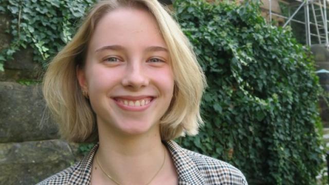 Ella Peter hat ihr FSJ in der Gedenkstätte Münchner Platz Dresden absolviert.