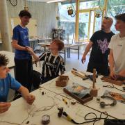 Schüler beim Radiobau © GSEZ