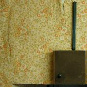 Lautsprecher in einem ehemaligen Besucherraum der Stasi-Sonderhaftanstalt Bautzen II (© Stiftung Sächsische Gedenkstätten)