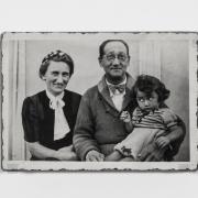 Dora Berger (geb. Kretzschmar), Herbert Berger und die gemeinsame Tochter Myriam im November 1942 im Internierungslager Noé
