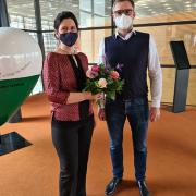 Die neu gewählte Sächsische Landesbeauftragte Dr. Nancy Aris und der Kommissarische Stiftungsgeschäftsführer Sven Riesel im Sächsischen Landtag (© LASD / Foto: Maximilian Heidrich)