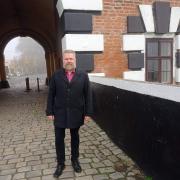 Dr. Markus Pieper bei seinem Besuch in der Gedenkstätte Theresienstadt (© Památník Terezín)