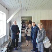 Dr. Markus Pieper, Dr. Dorota Sula, Andrzej Gwiazda, Renata Paluch im Museum Groß-Rosen in Rogoźnica (© Muzeum Gross-Rosen)
