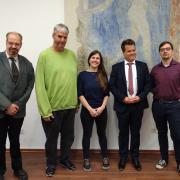 Jürgen Dusel (zweiter von rechts) in der Gedenkstätte Pirna-Sonnenstein (© StSG/GSPS)