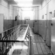 Zellengang im Jugendgefängnis in Torgau, ab 1964 Geschlossener Jugendwerkhof Torgau (© Archiv StSG/DIZ Torgau)