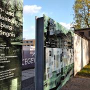 Der Gedenkort an der Außenmauer des früheren Kaßberg-Gefängnisses, Kaßbergstraße (© Lern- und Gedenkort Kaßberg-Gefängnis e. V.)