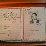 Passbild von Michele Riggi, aus seinem „Fremdenpass“ vom Oktober 1944 (© Familie Riggi)