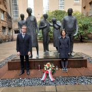 Adam Borkowski und Dr. Birgit Sack im früheren Hinrichtungshof © Polnische Botschaft in Deutschland