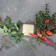 Stolperstein für den als Homosexuellen verfolgten Ferdinand Boxhorn in Würzburg (© Arbeitskreis Würzburger Stolpersteine)