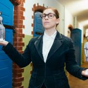 Julia Raab in der Gedenkstätte „Roter Ochse“, 2020 (Foto: Julia Fenske)