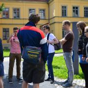 Teilnehmer einer Führung der Gedenkstätte Pirna-Sonnenstein, 2016 (© StSG/GSPS)