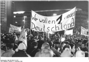 Bundesarchiv, Bild 183-1989-1211-027, Foto: Friedrich Gahlbeck, 11.12.1989
