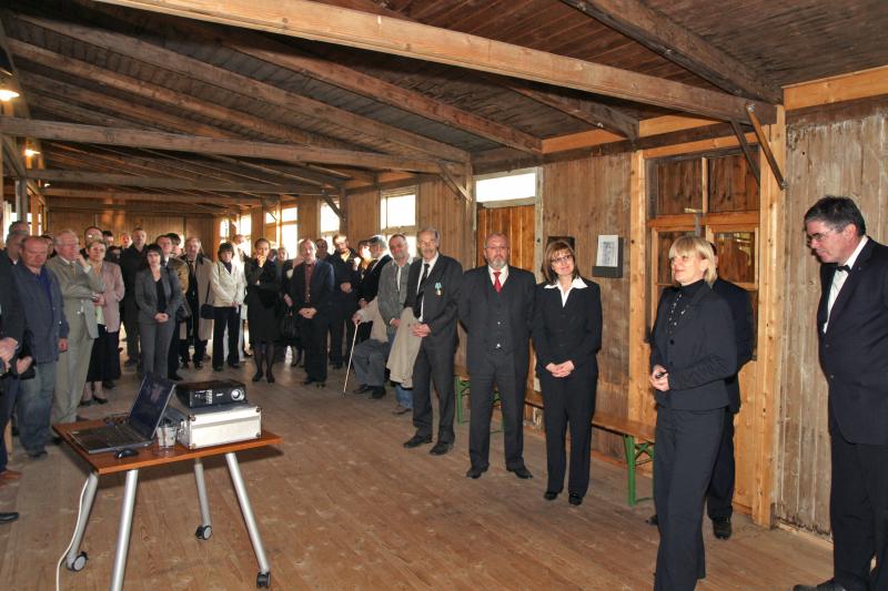 Präsentation zur Umgestaltung der vier Zeithainer Kriegsgefangenenfriedhöfe am 23.04.2010. Foto D. Worgul.
