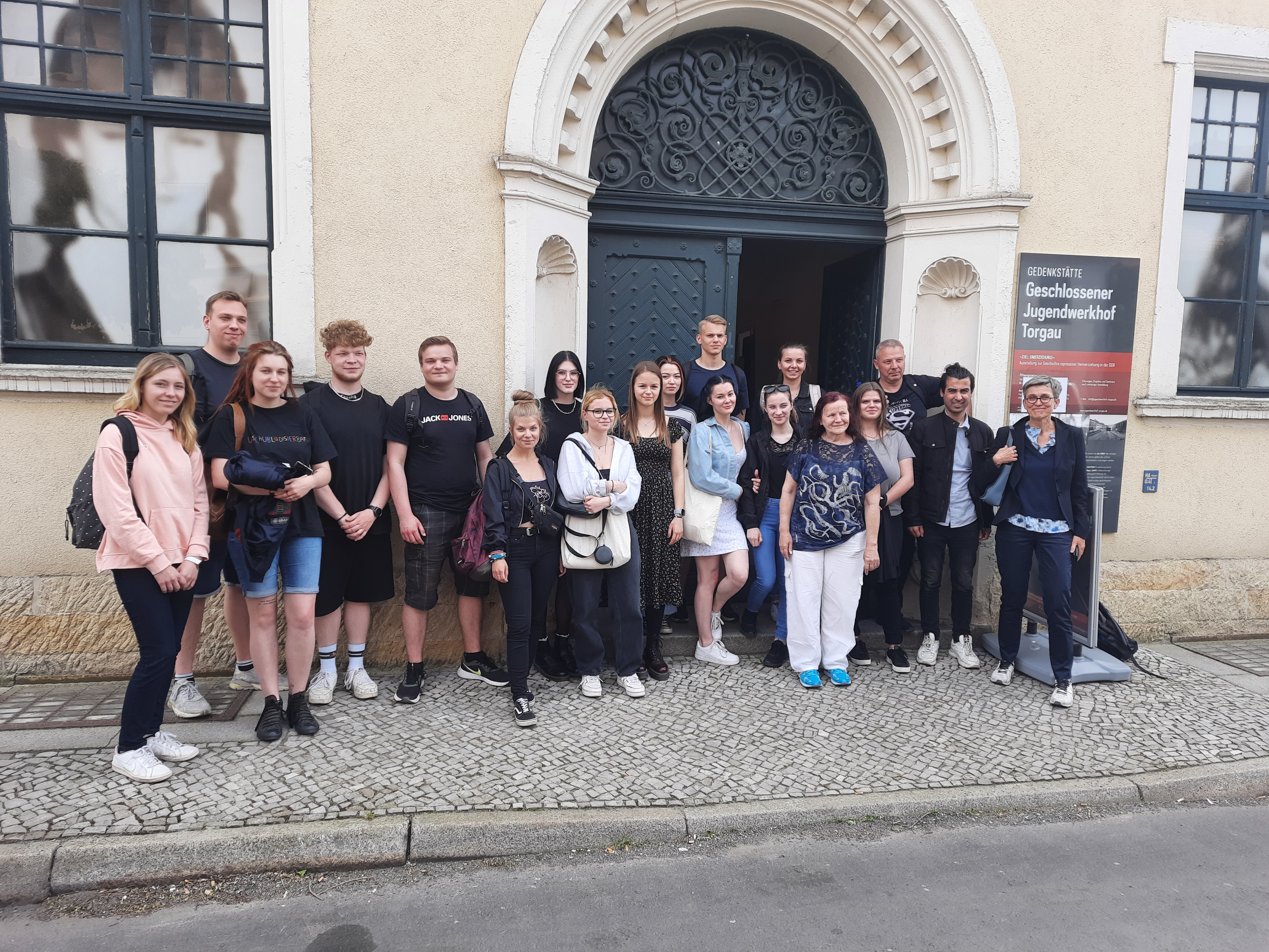 Studiengruppe TU Cottbus-Senftenberg zu Besuch in Torgau mit Zeitzeugin Renate Viehrig-Seger