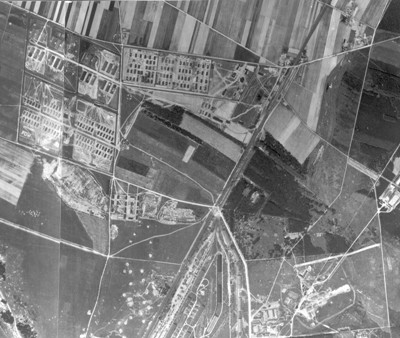 Luftbildaufnahme vom Kriegsgefangenenlager Zeithain, April 1945, Archiv der Gedenkstätte Ehrenhain Zeithain.