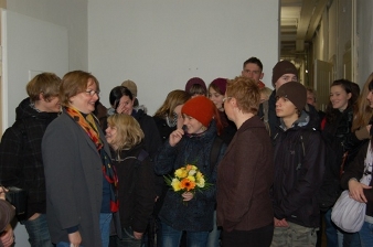 Die 100.000. Besucherin der Gedenkstätte Bautzen kommt aus einer 10. Klasse der Mittelschule Ottendorf-Okrilla.